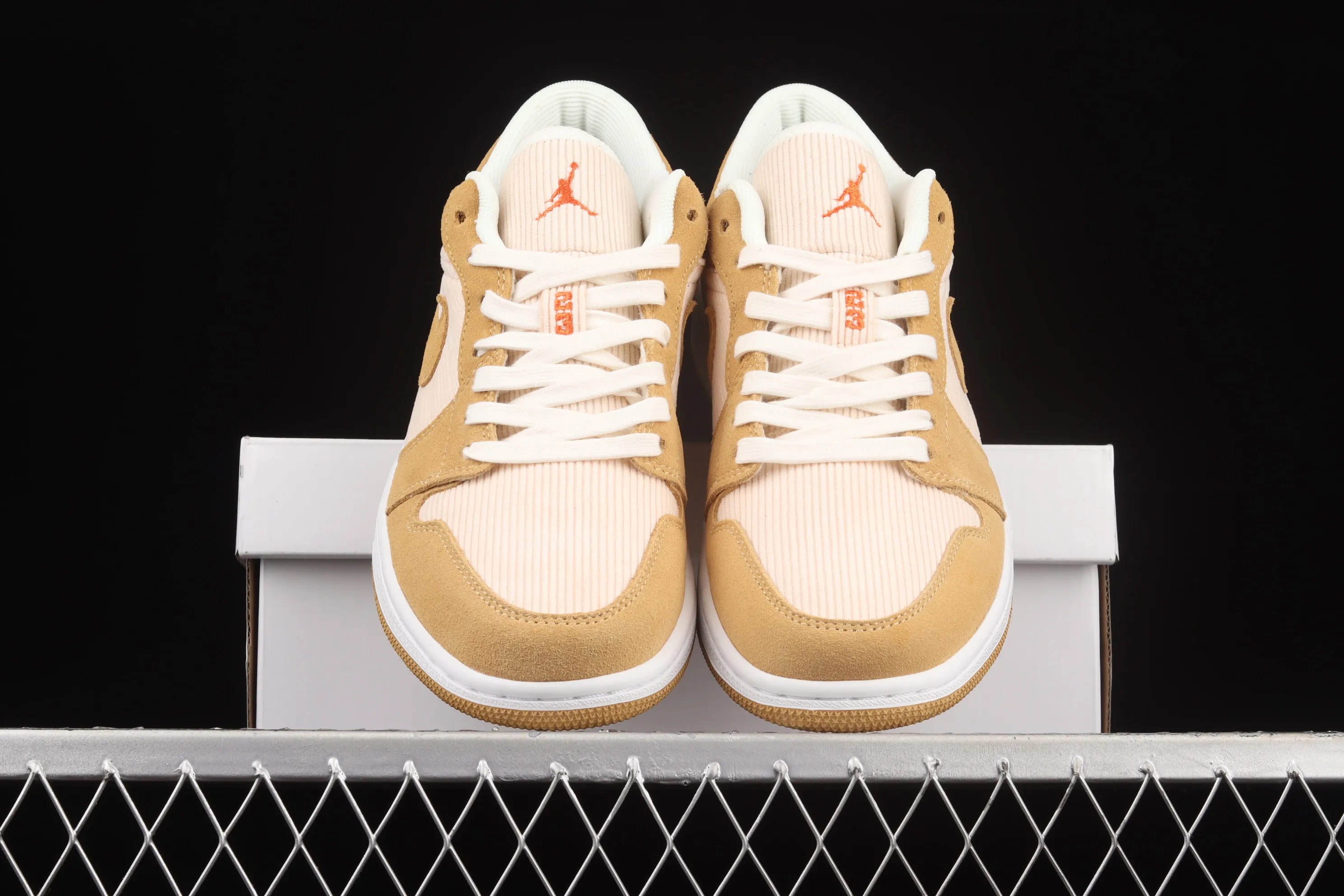 All categories Air Jordan Jordan series basketball shoes Air Jordan 1 Low G version pure original Air Jordan 1 Low AJ1 Joe 1 khaki corduroy low-top cultural and leisure sports sneakers DH7820-700